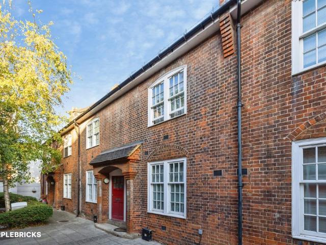 2 bedroom mews for sale