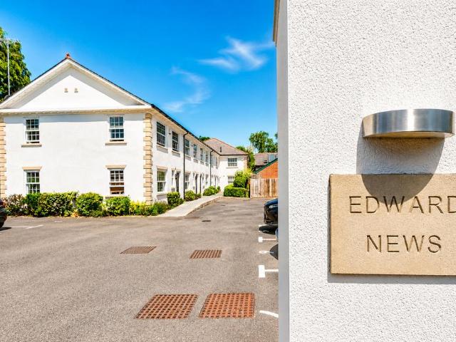2 bedroom mews for sale