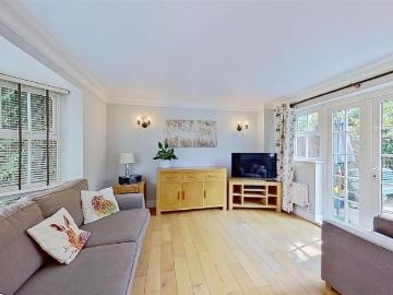 2 bedroom mews for sale