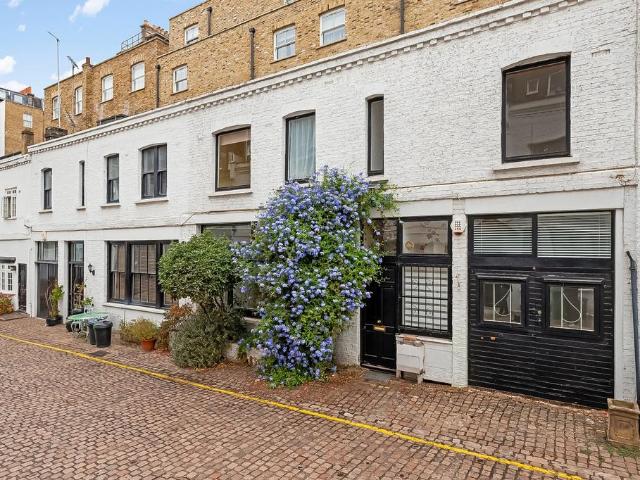 2 bedroom mews for sale