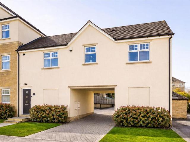2 bedroom mews for sale