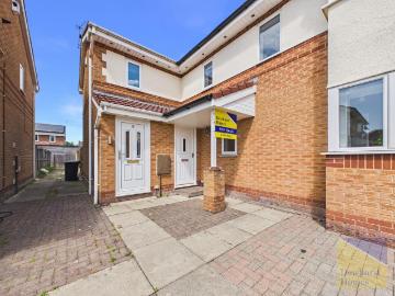2 bedroom mews for sale