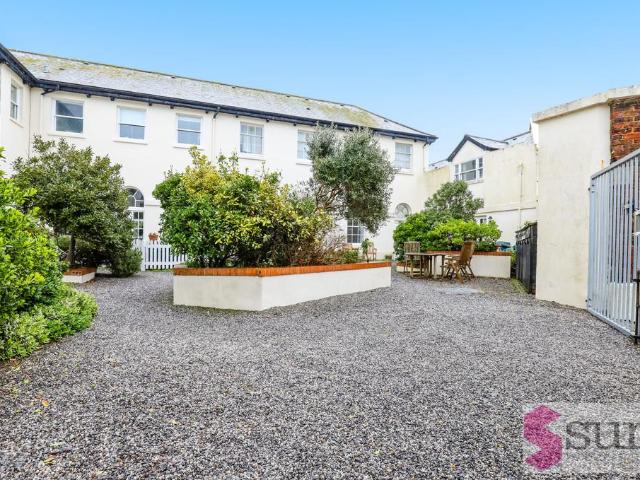 2 bedroom mews for sale