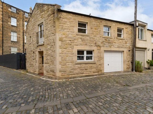 2 bedroom mews for sale