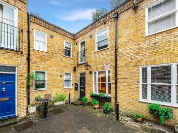 2 bedroom mews for sale