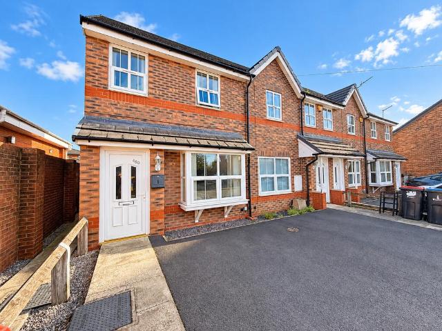 2 bedroom mews for sale