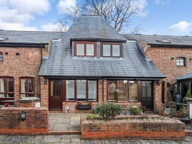 2 bedroom mews for sale