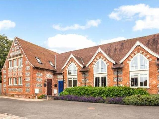 2 Bedroom Mews Property For Sale In Salisbury