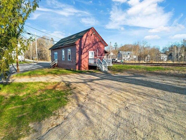 2 bedroom, Mechanic Falls ME 04256 105586399