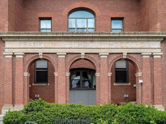2 bedroom, Medford MA 02155 105351057