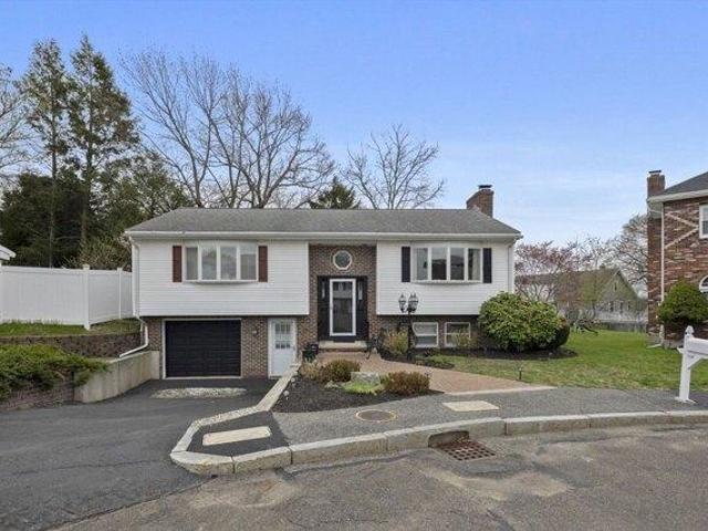 2 bedroom, Medford MA 02155 105365509