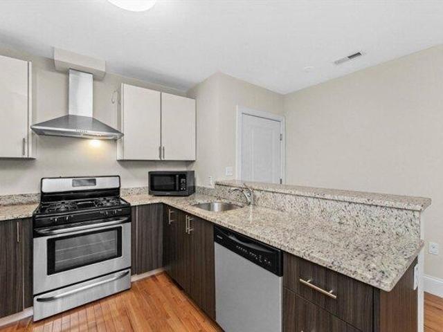 2 bedroom, Medford MA 02155 105384335