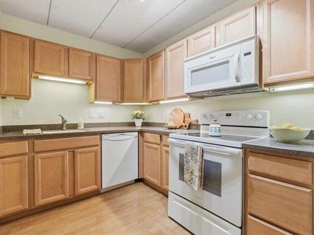 2 bedroom, Medford MA 02155 105385853