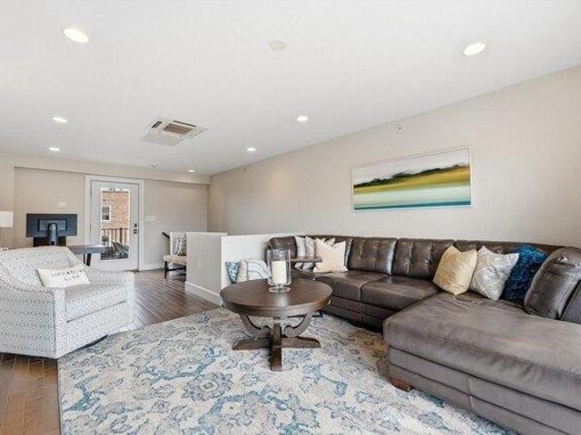 2 bedroom, Medford MA 02155 105385361