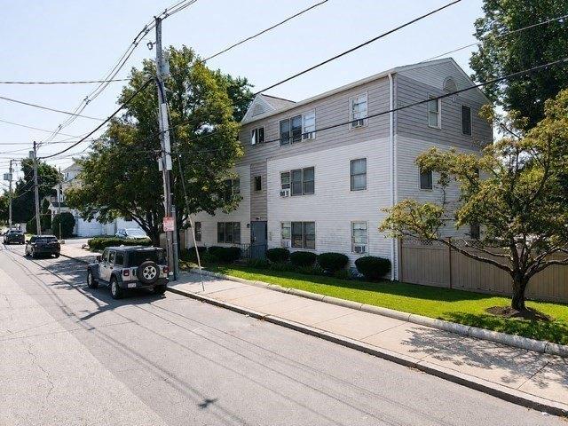2 bedroom, Medford MA 02155 105385385