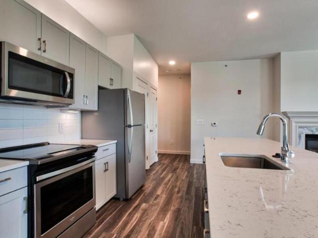 2 bedroom, Melrose MA 02176 104117105