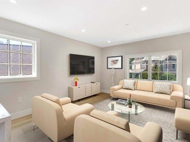 2 bedroom, Melrose MA 02176 105402558