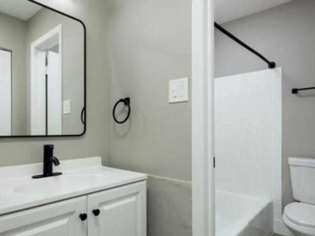 2 bedroom, Merrillville IN 46410 106026509
