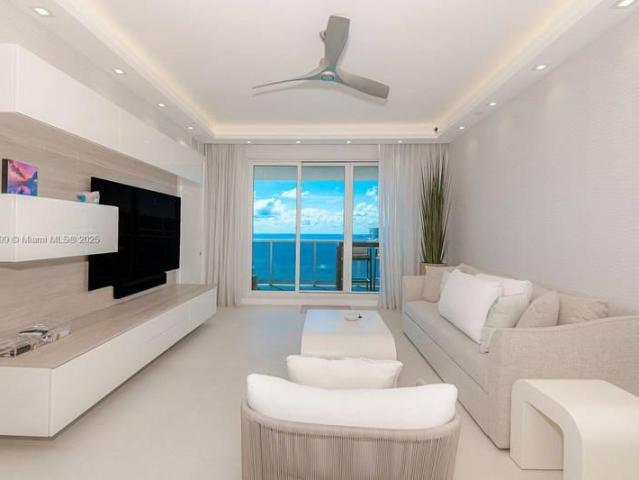 2 bedroom, Miami Beach FL 33139 93025978