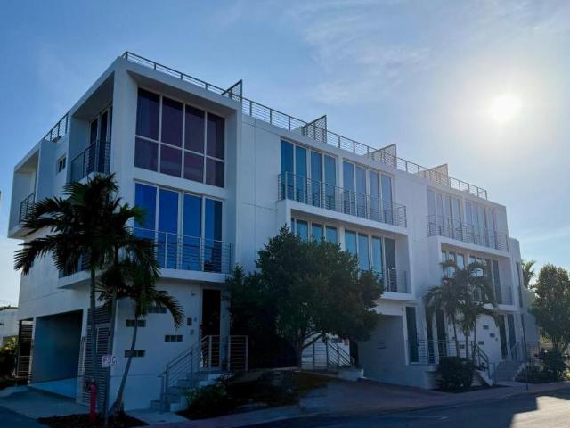 2 bedroom, Miami Beach FL 33141 106218013