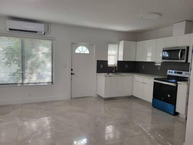 2 bedroom, Miami Beach FL 33141 96684170