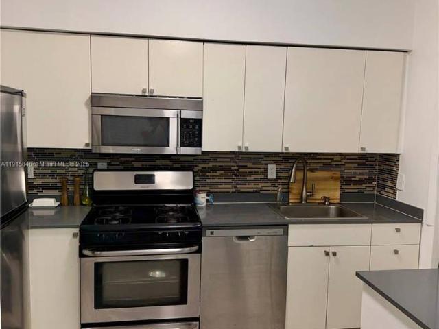 2 bedroom, Miami Beach FL 33141 96684171