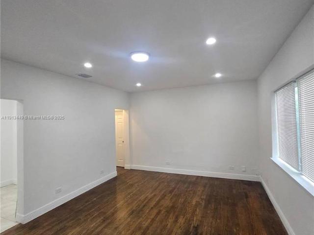 2 bedroom, Miami Beach FL 33141 96684173