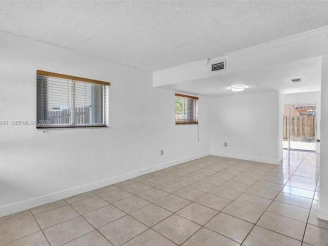 2 bedroom, Miami FL 33126 106220747