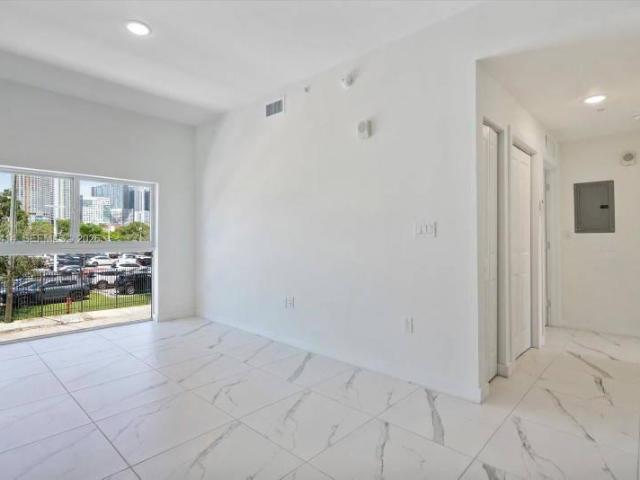 2 bedroom, Miami FL 33130 105166739