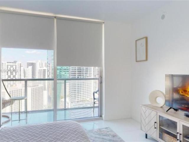 2 bedroom, Miami FL 33131 106220712