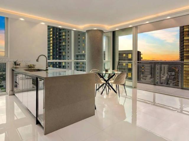 2 bedroom, Miami FL 33131 96294642