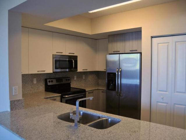 2 bedroom, Miami FL 33133 105320755