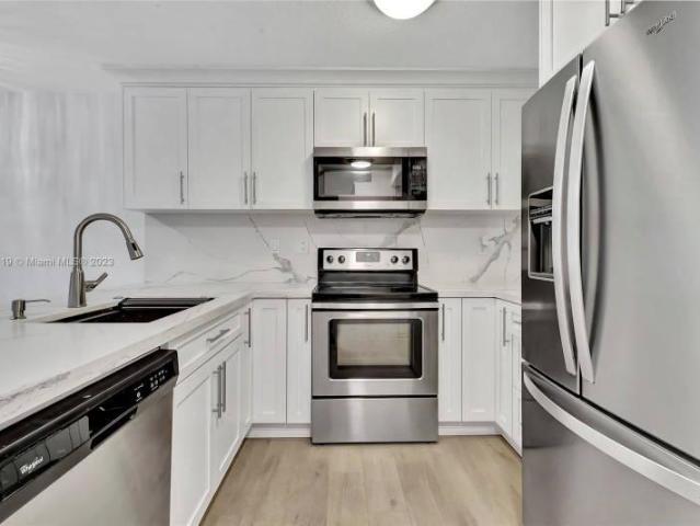 2 bedroom, Miami FL 33133 101985715