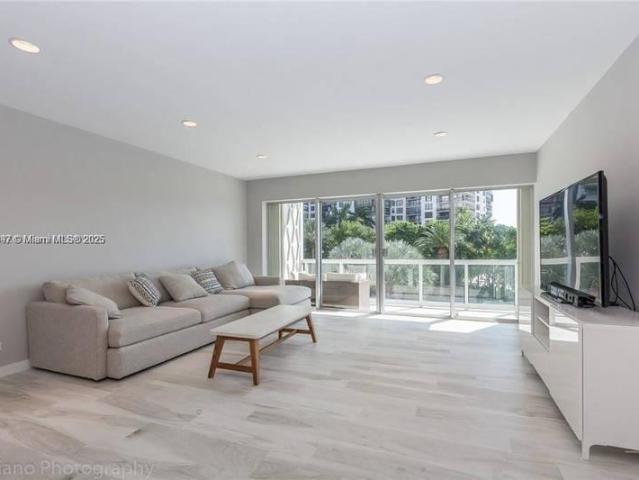 2 bedroom, Miami FL 33133 95713126