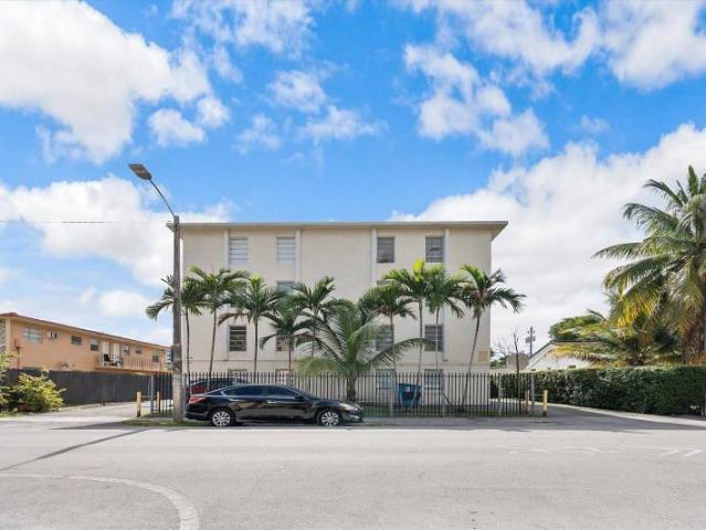2 bedroom, Miami FL 33135 105737020