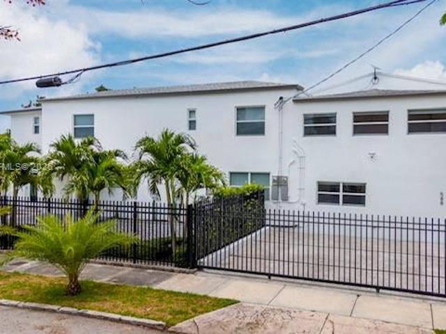 2 bedroom, Miami FL 33135 106095287