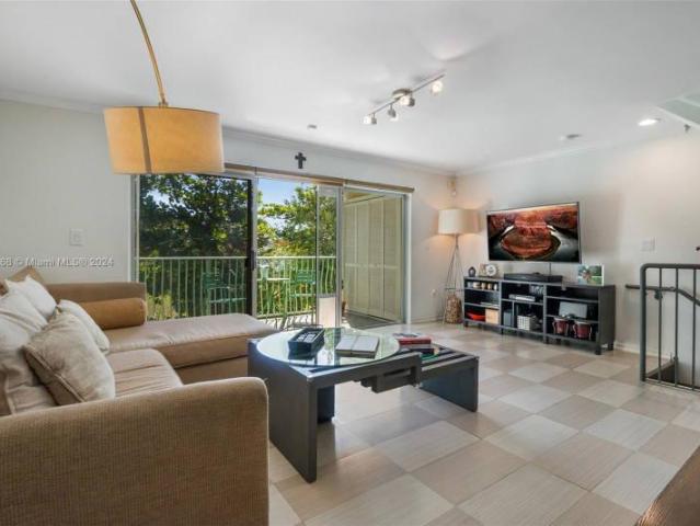 2 bedroom, Miami FL 33136 101985871