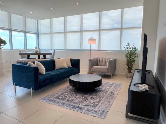 2 bedroom, Miami FL 33137 96341475