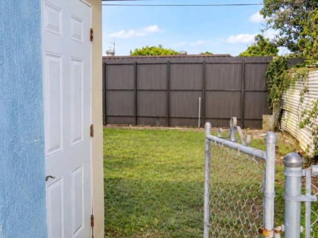 2 bedroom, Miami FL 33142 106117212