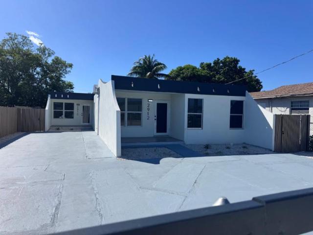 2 bedroom, Miami FL 33142 106220940
