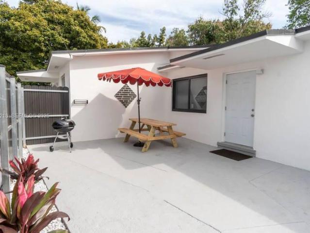 2 bedroom, Miami FL 33150 106134035