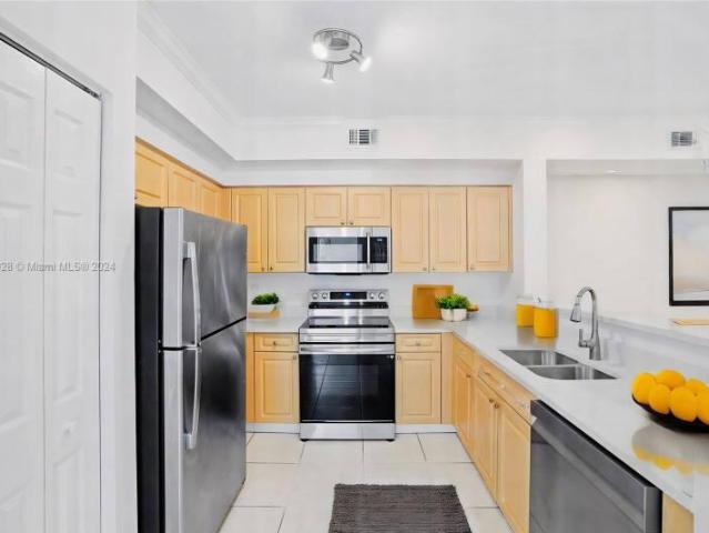 2 bedroom, Miami FL 33155 101985843