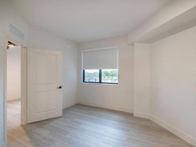 2 bedroom, Miami FL 33157 105540933