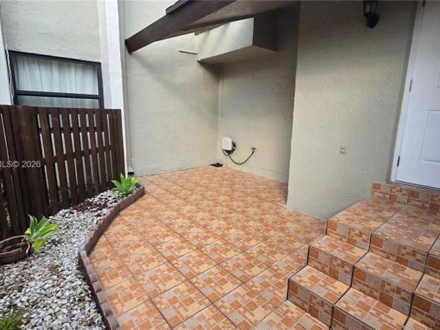 2 bedroom, Miami FL 33172 105337219