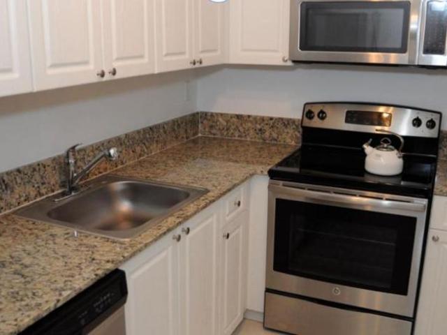 2 bedroom, Miami FL 33172 105984523