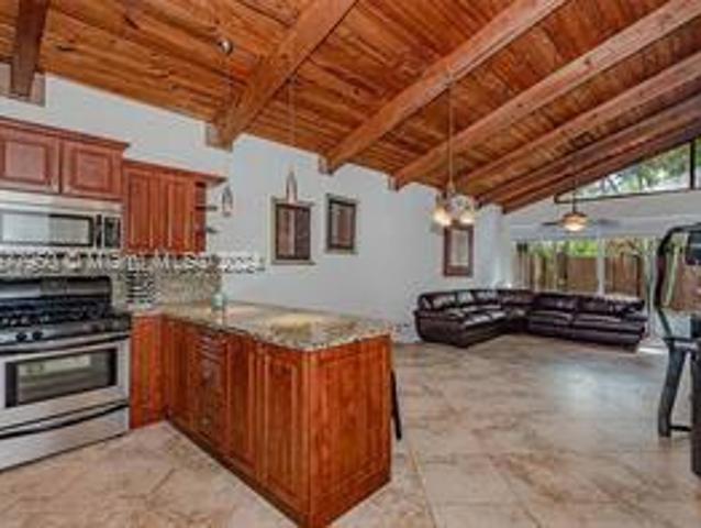 2 bedroom, Miami FL 33176 106247099
