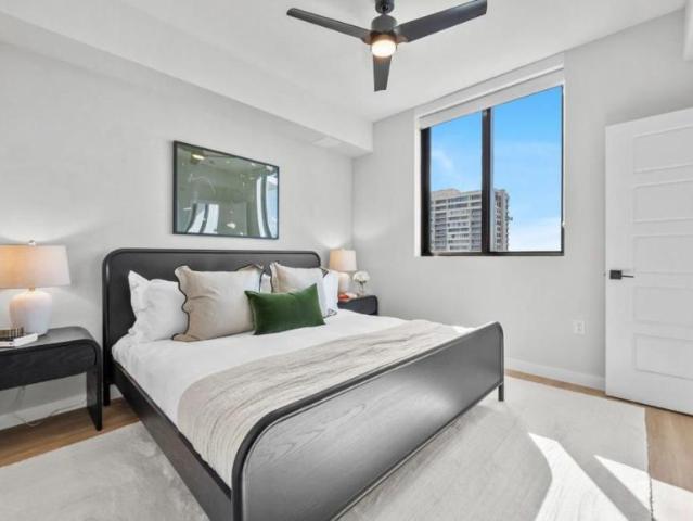 2 bedroom, Miami FL 33181 105522229