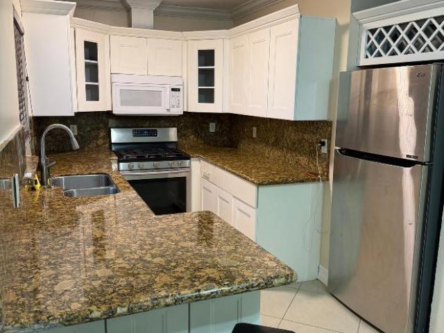 2 bedroom, Miami FL 33189 106220141