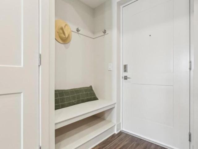 2 bedroom, Miami FL 33196 103002639