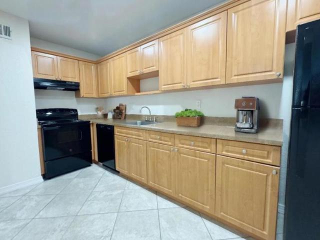 2 bedroom, Miami Lakes FL 33014 105984619